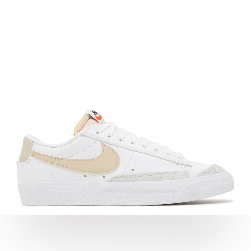 Women Nike Blazer Low ‘77 White Pale Coral Size 7.5